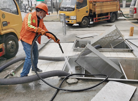 张湾隔油池清理